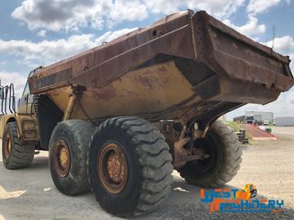 Articulated dump truck Caterpillar 725 - 3