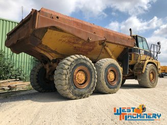 Articulated dump truck Caterpillar 725 - 2